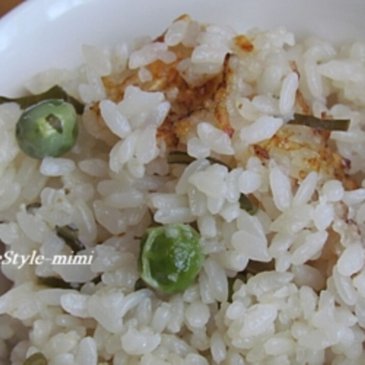 えんどう豆と塩昆布の圧力鍋炊き込みご飯